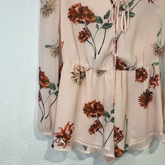 Forever 21 long sleeve floral shorts romper | size M - Picture 3 of 7